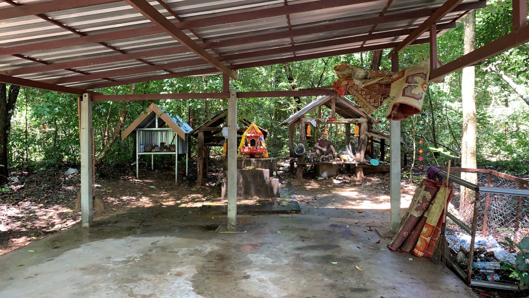 ดอนปู่ตาบ้านแขมใต้